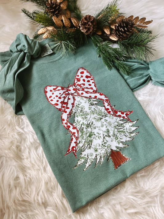 Cozy glitter Christmas tree